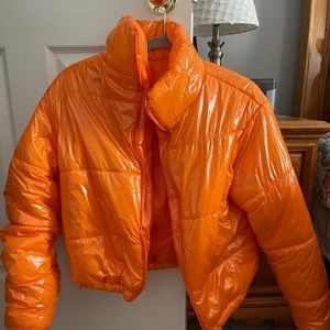 Womens cropped puffer jacket medium